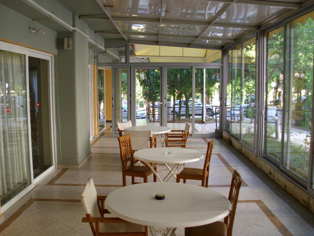 Hotel Cybele Pefki Atenas Exterior foto